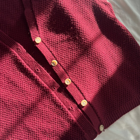 Red button down vest - Picture 3 of 3